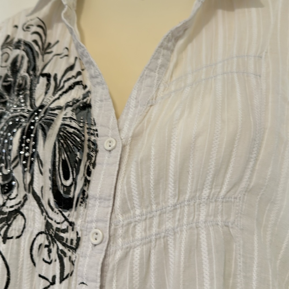 White button down shirt - Picture 5 of 12